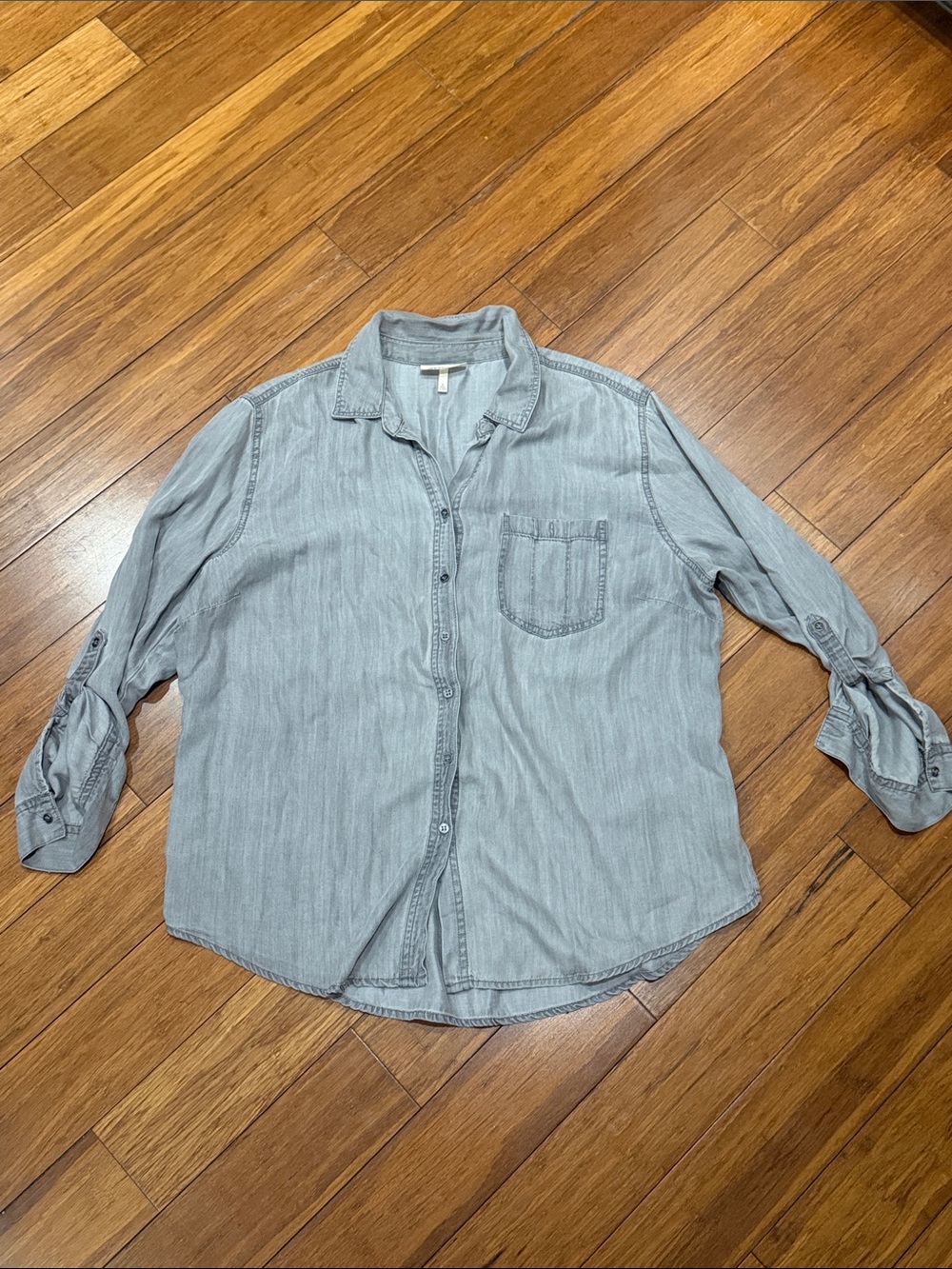 Hester & Orchard Casual Light Blue Button-Down Shirt with Roll-Tab Sleeves L